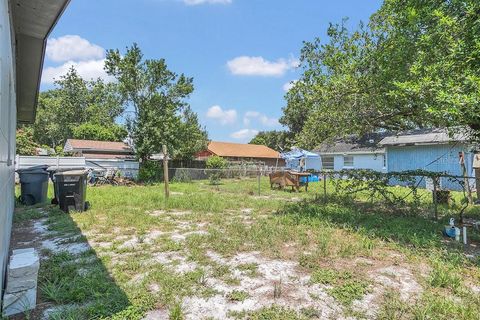 A home in WINTER HAVEN