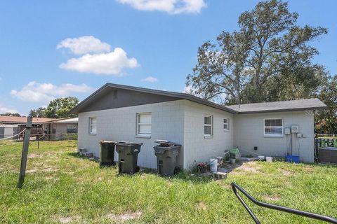 A home in WINTER HAVEN