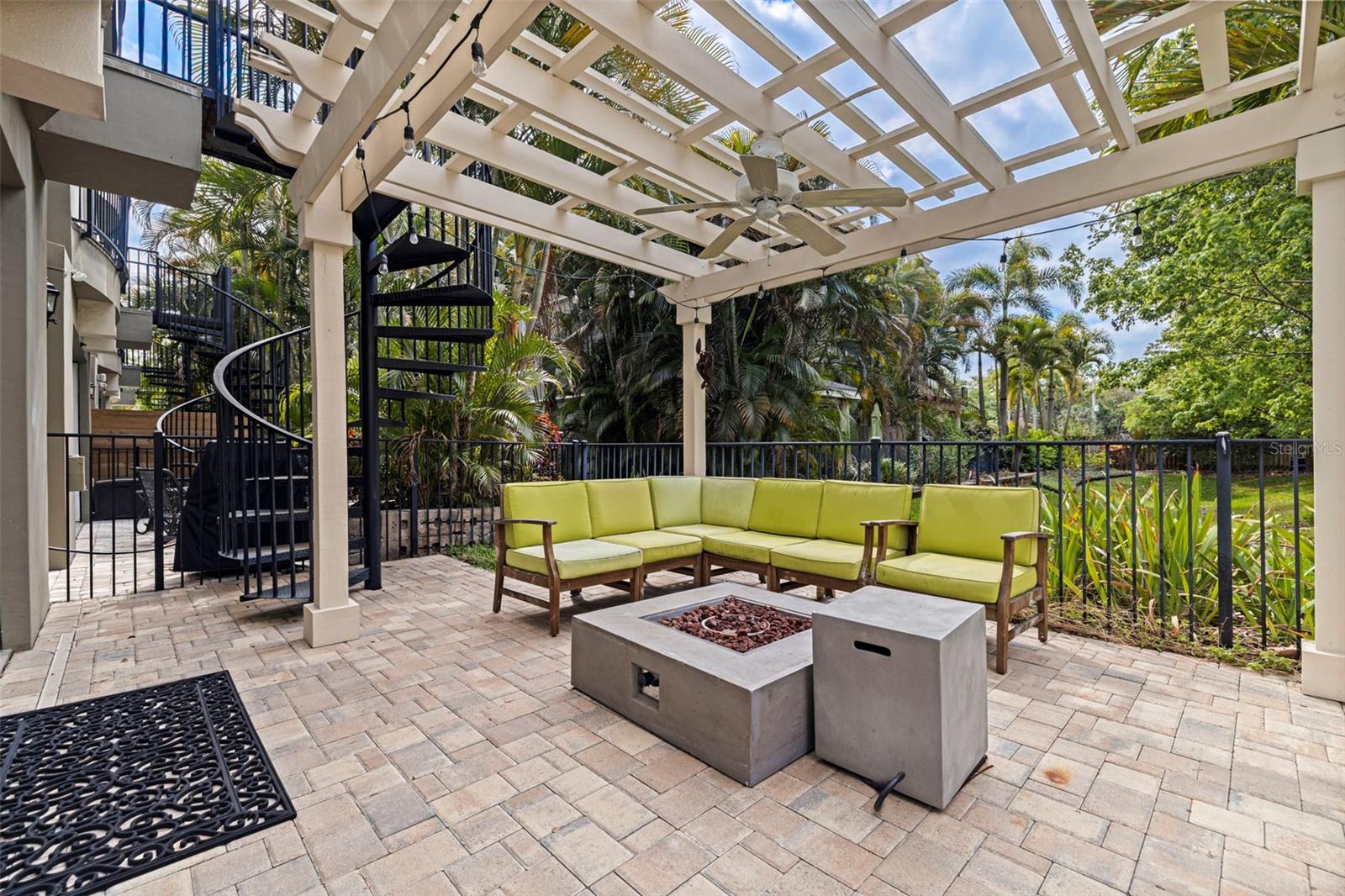 2602 W DE LEON STREET 4