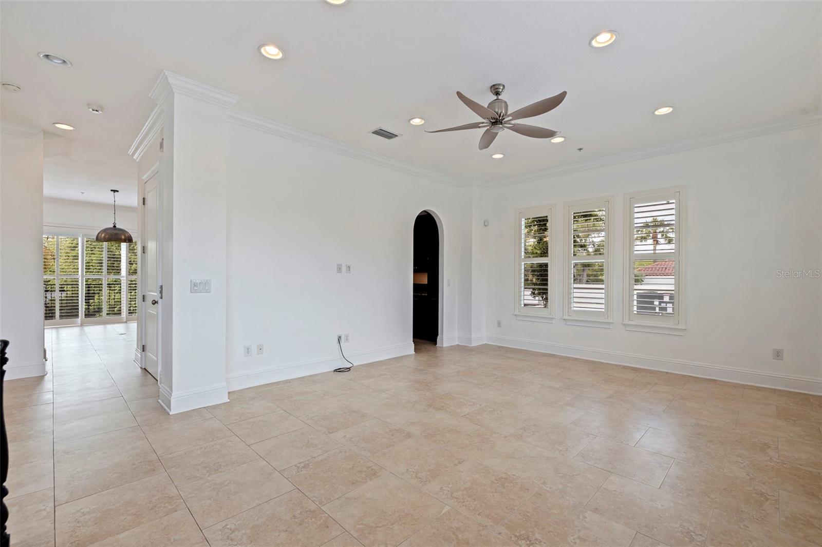 2602 W DE LEON STREET 4