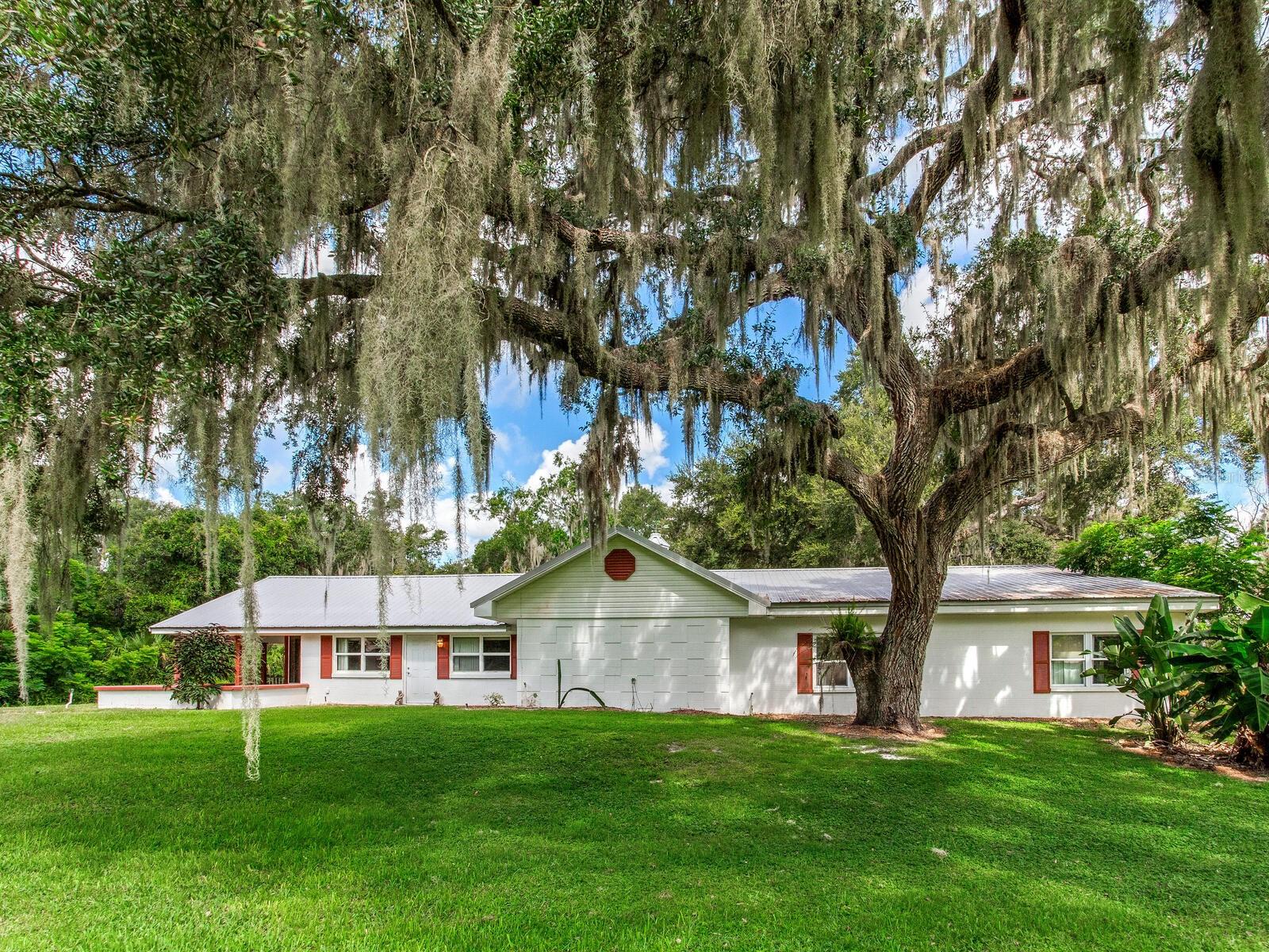 CREIGHTONS MIZELLE CREEK GARD - Residential