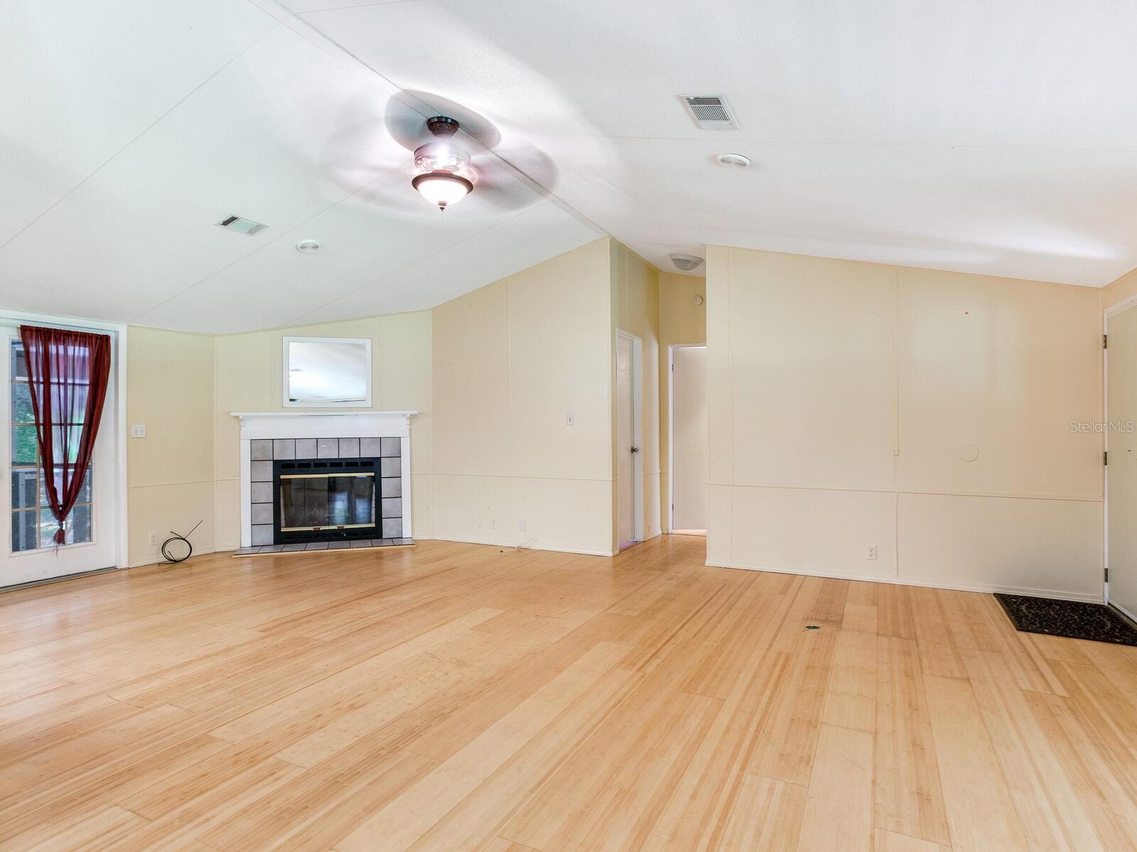 CREIGHTONS MIZELLE CREEK GARD - Residential