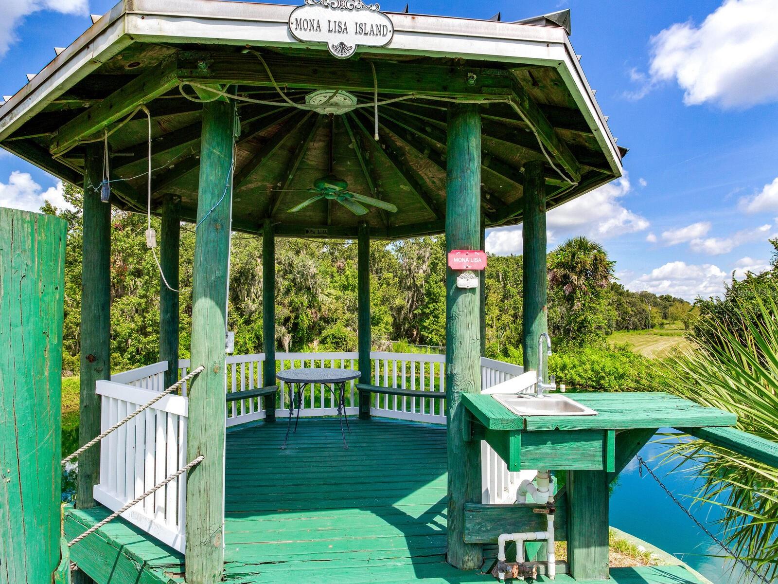 CREIGHTONS MIZELLE CREEK GARD - Residential