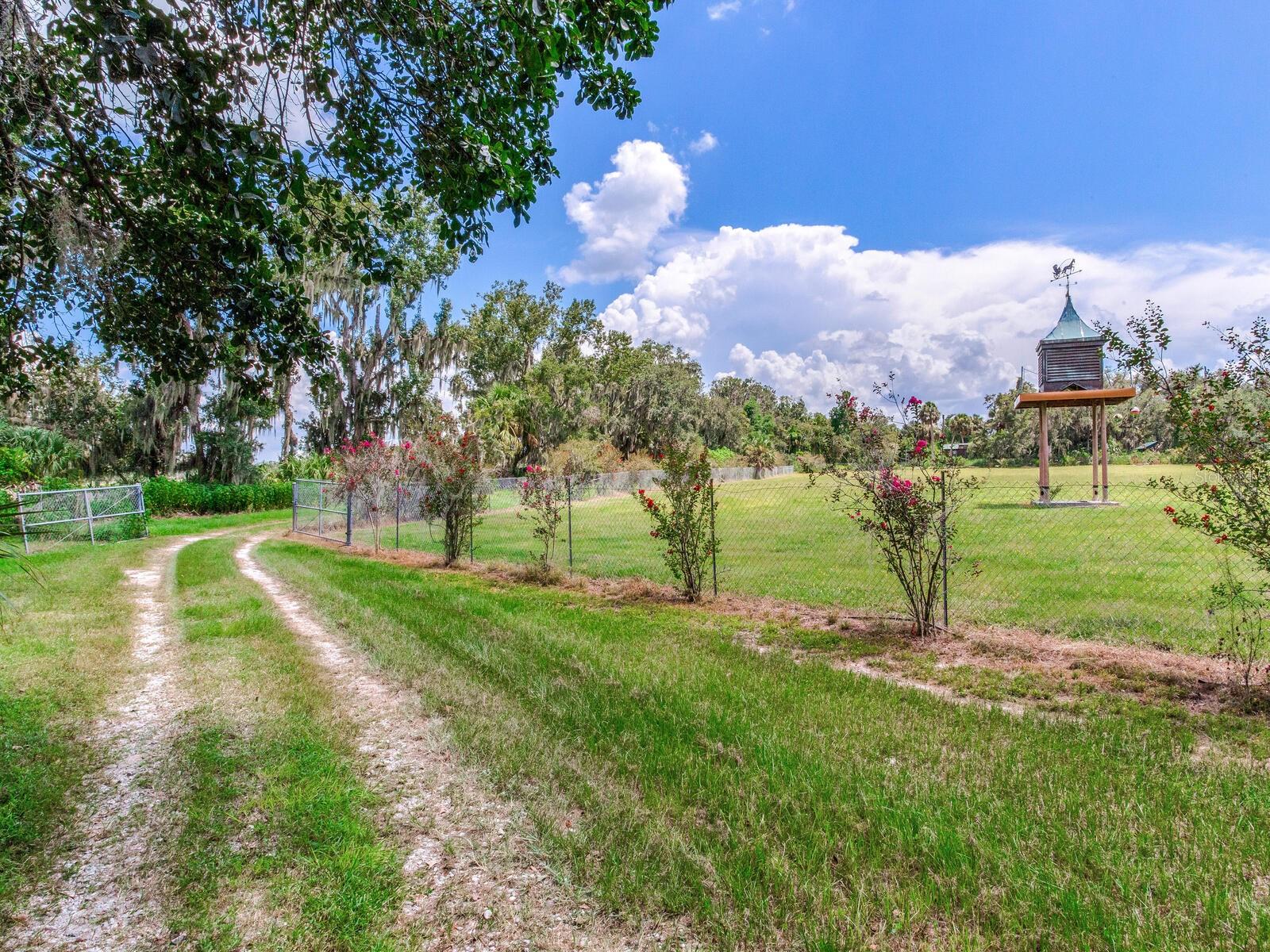 CREIGHTONS MIZELLE CREEK GARD - Residential