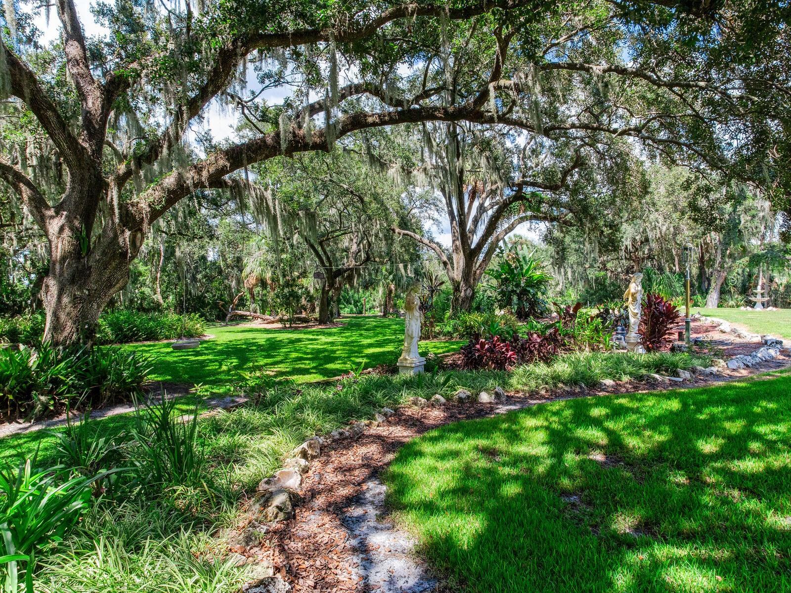 CREIGHTONS MIZELLE CREEK GARD - Residential