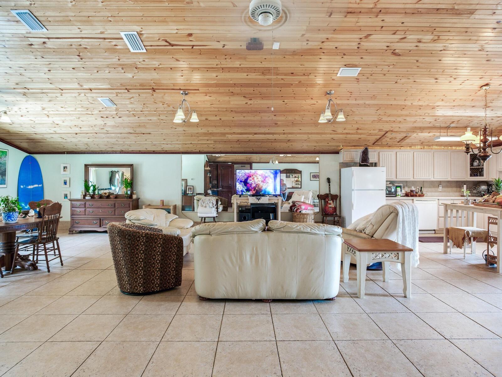 CREIGHTONS MIZELLE CREEK GARD - Residential