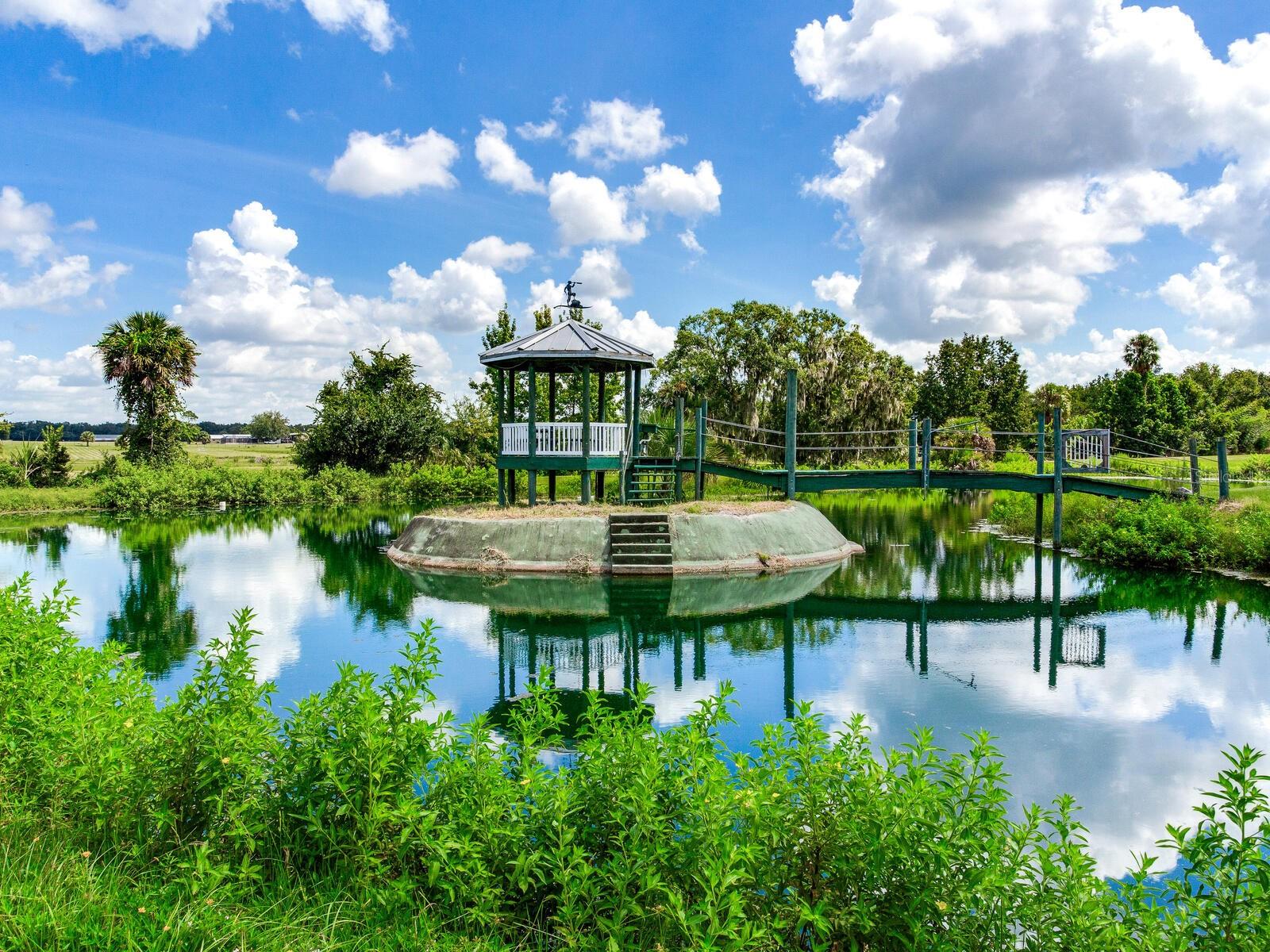 CREIGHTONS MIZELLE CREEK GARD - Residential