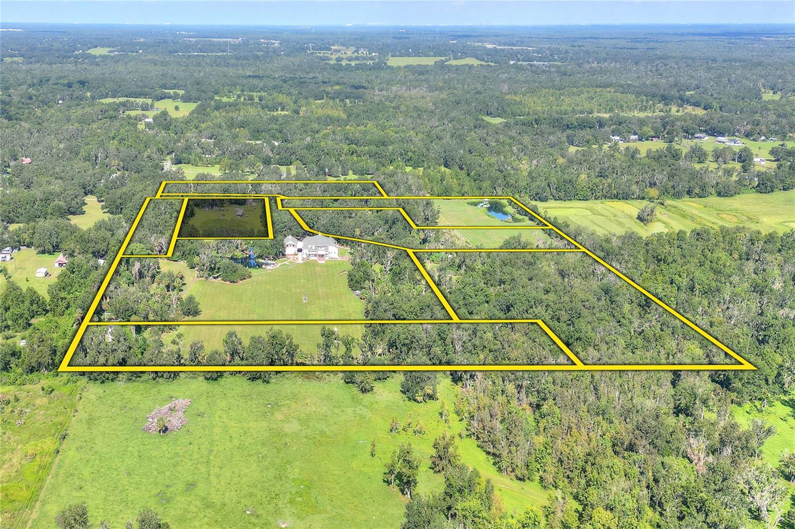 CREIGHTONS MIZELLE CREEK GARD - Residential