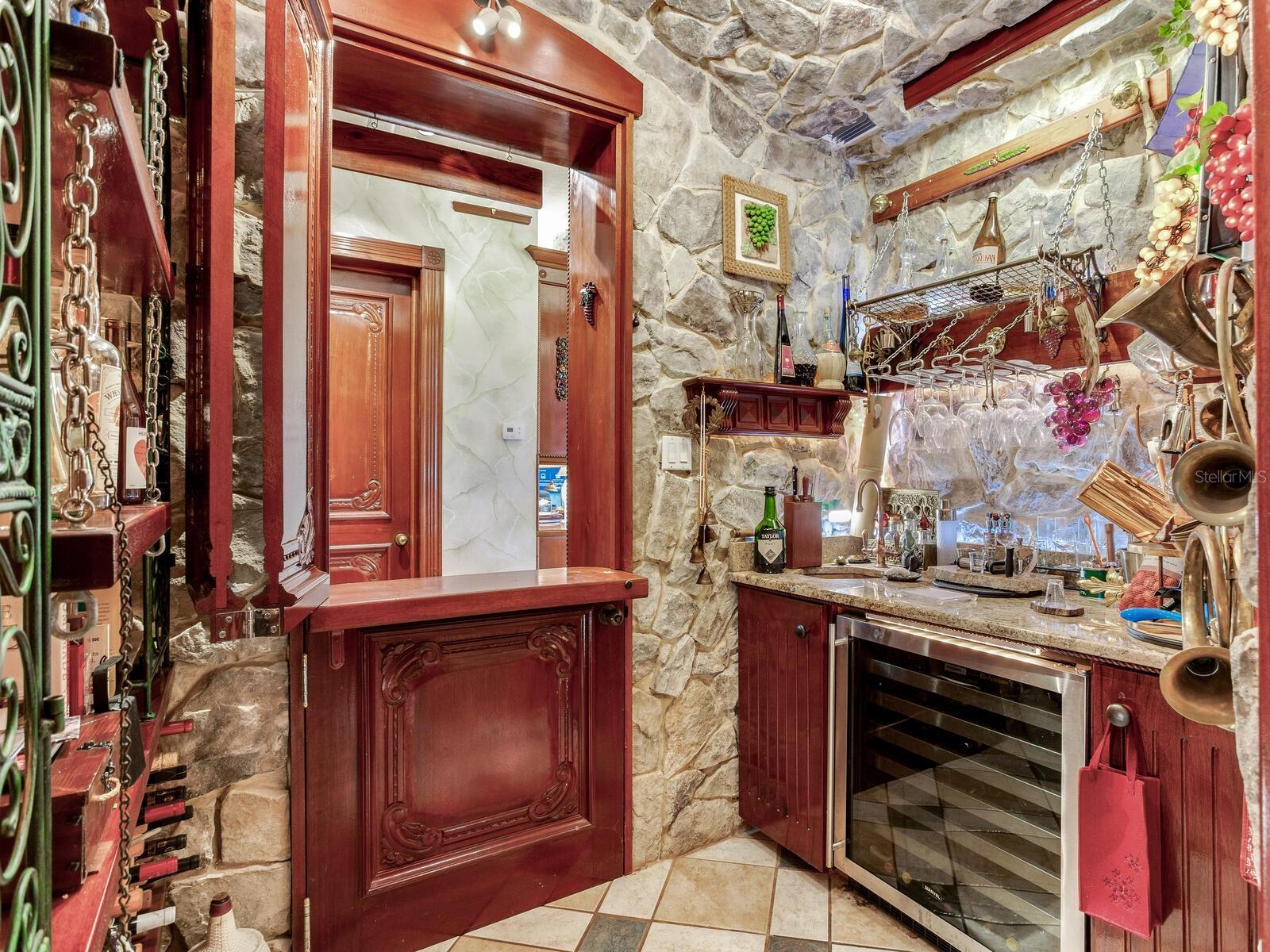 CREIGHTONS MIZELLE CREEK GARD - Residential