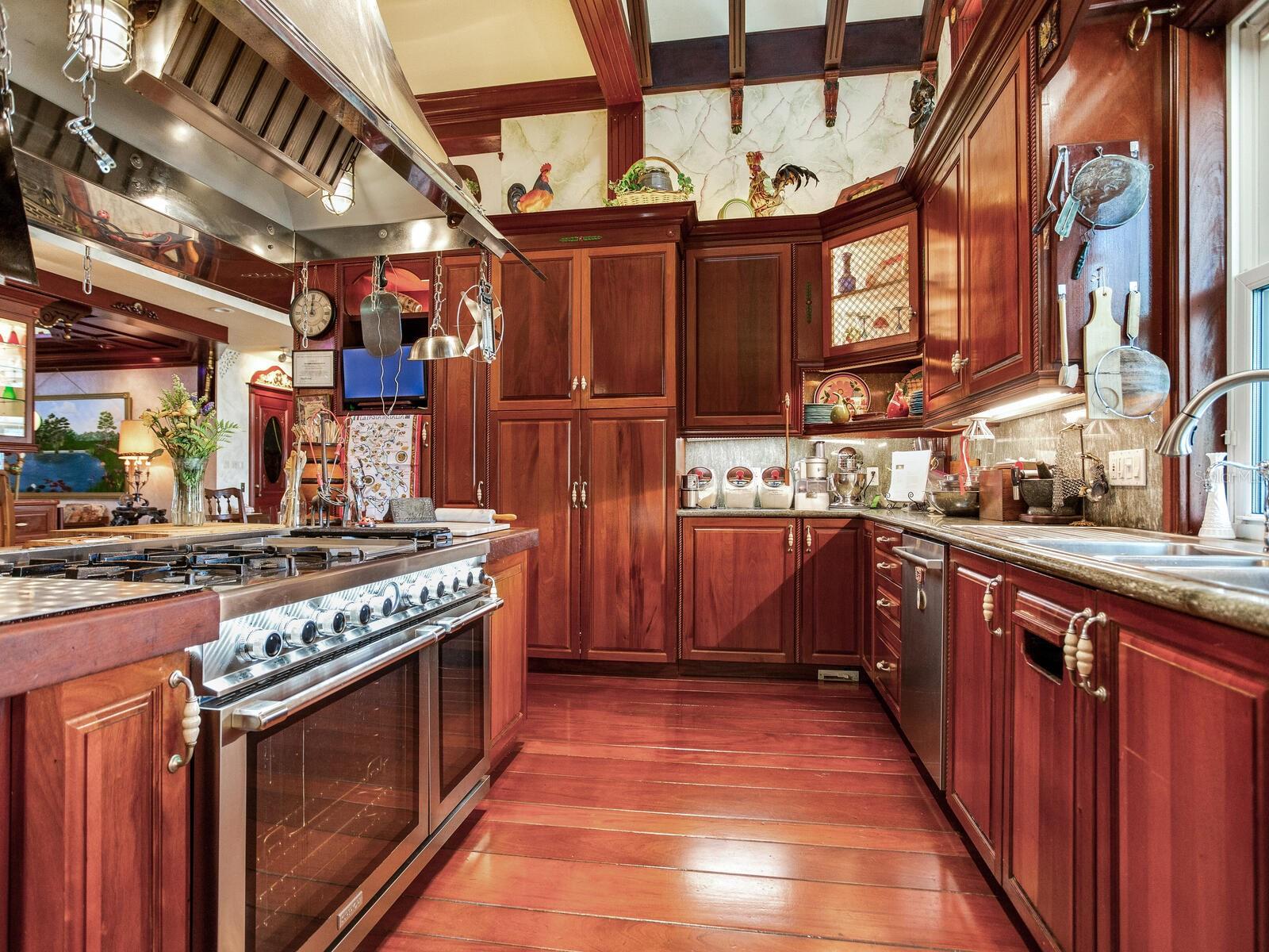 CREIGHTONS MIZELLE CREEK GARD - Residential