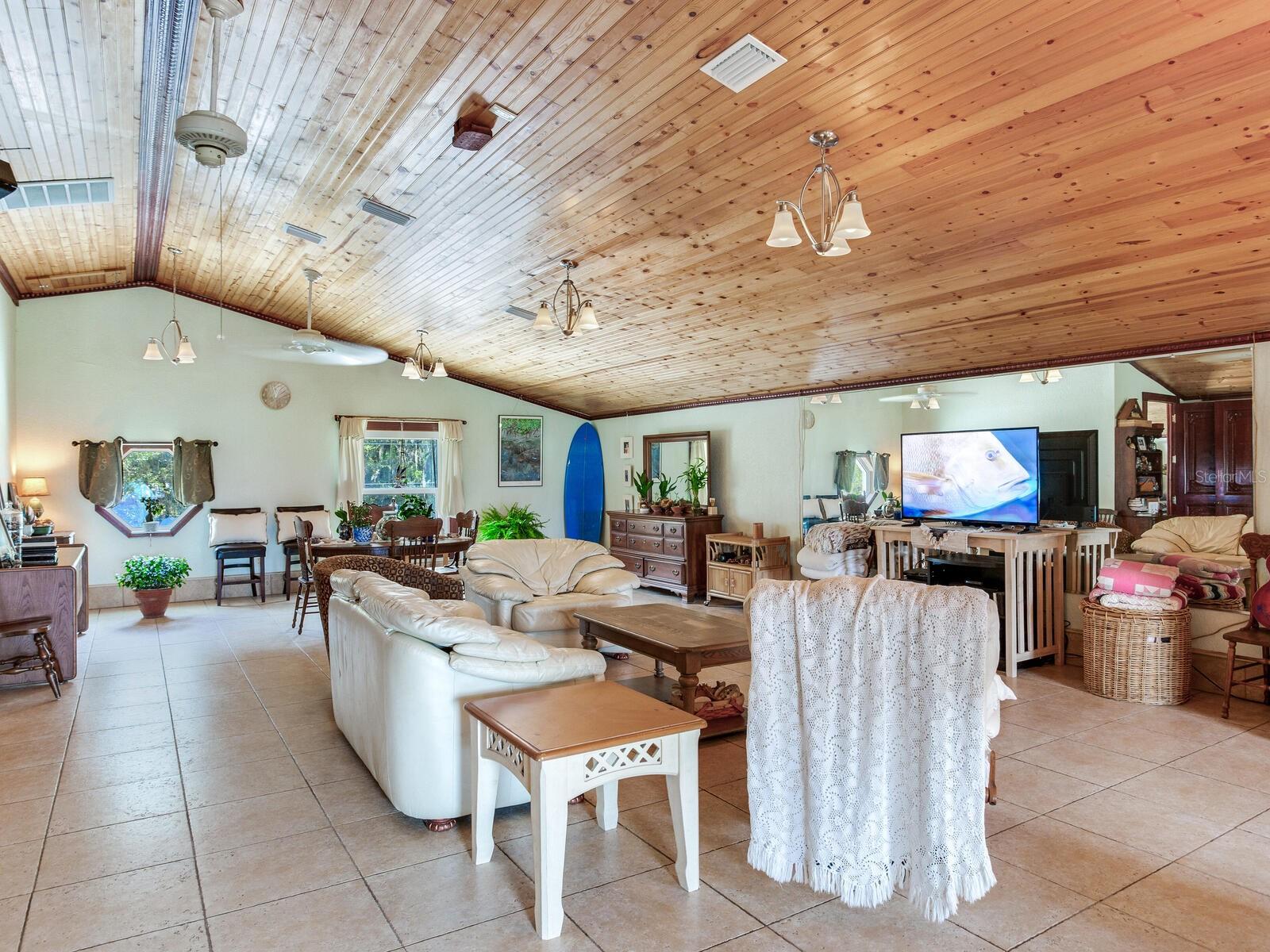 CREIGHTONS MIZELLE CREEK GARD - Residential