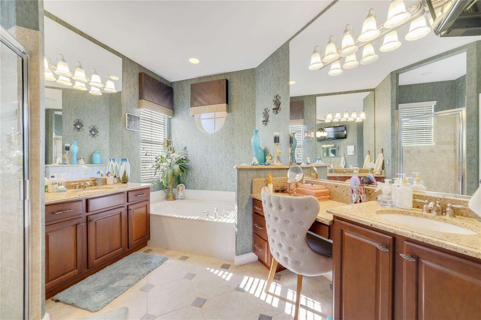 GRAY HAWK AT LPGA INTERNTIONAL - Residential