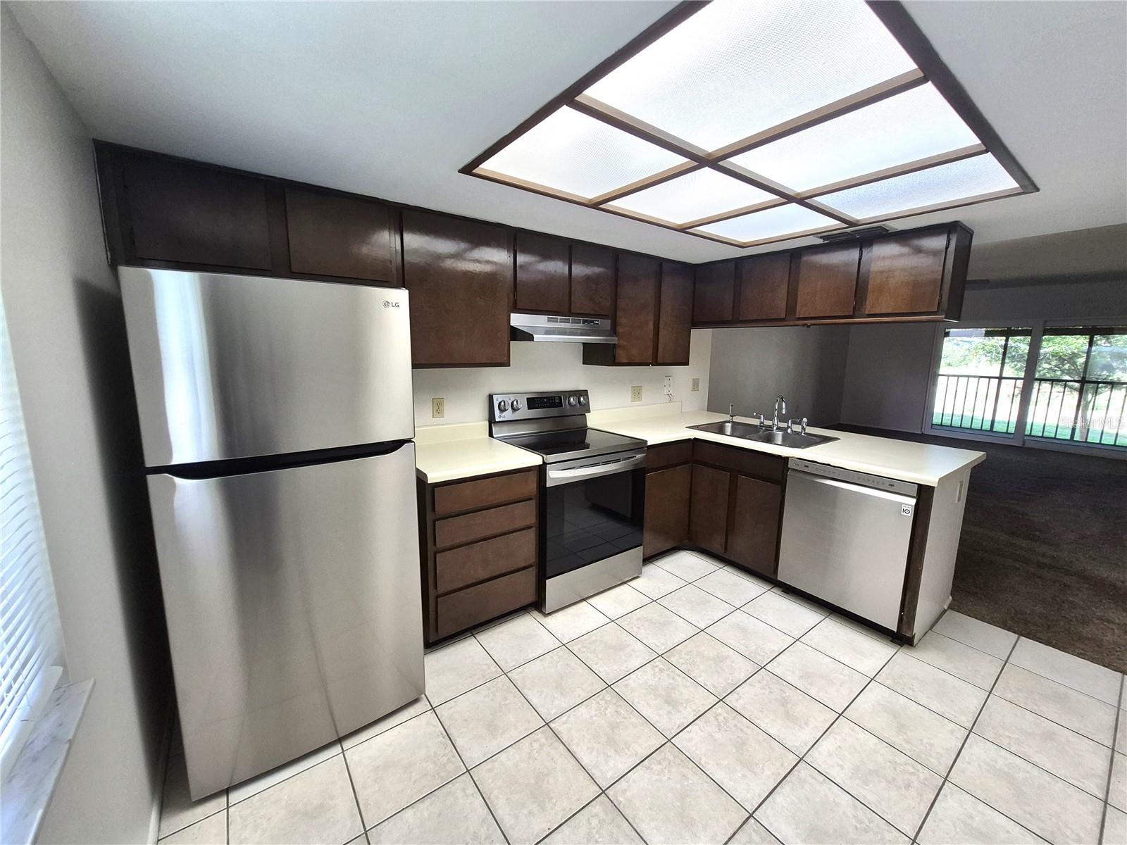 MEADOWS CONDO AT EAST LAKE WOODLANDS - Residential Lease