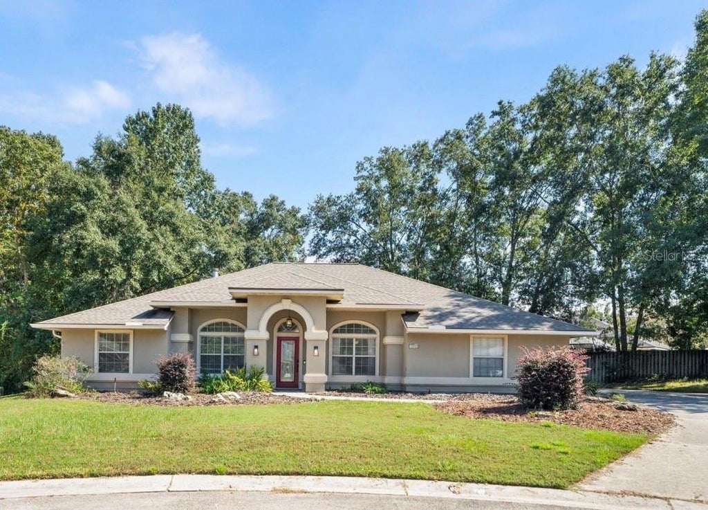 Photo of 10527 NW 14th Place, Gainesville, FL 32606 (MLS # GC543897)