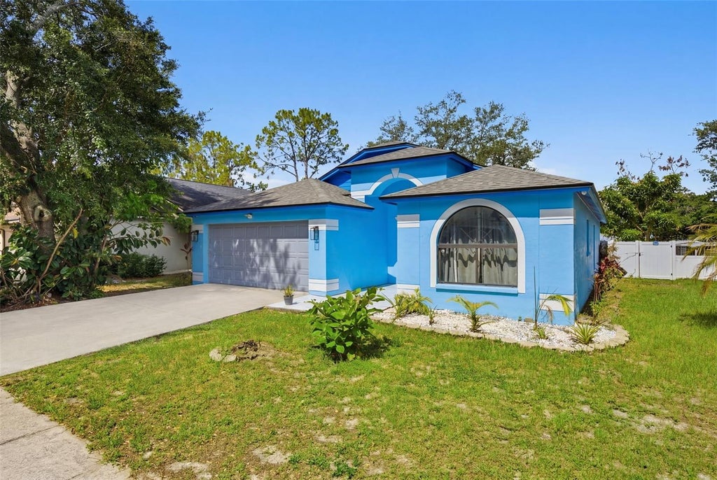 Photo of 10201 Allenwood Drive, Riverview, FL 33569 (MLS # TB8520439)