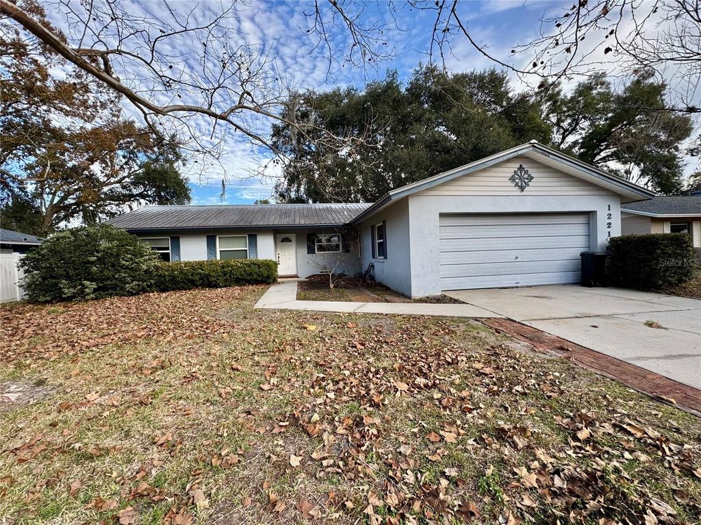 Photo of 1221 SW 75th Drive, Gainesville, FL 32607 (MLS # GC536281)