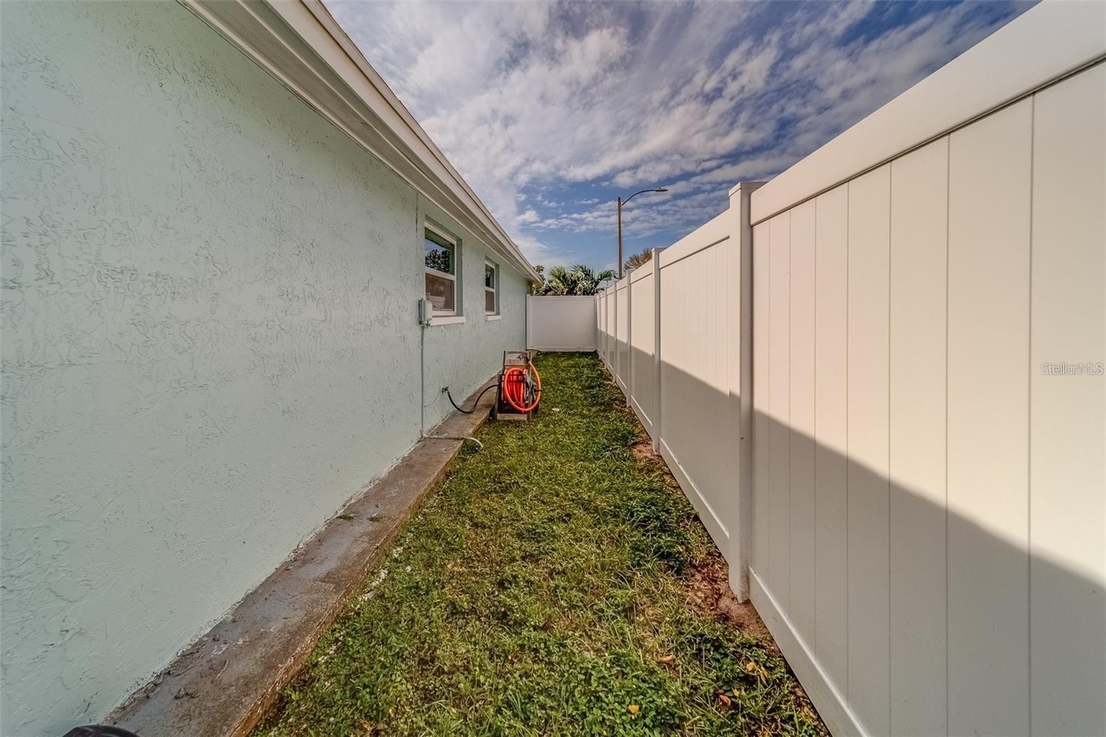 ALOHA GARDENS - Residential Lease