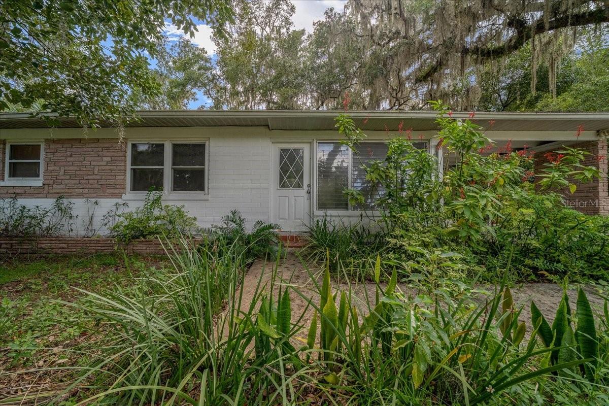 Charming 2-bedroom, 1-bath home with a versatile Florida room, nestled in a nice neighborhood within the city limits. This property is filled with potential and offers a fantastic opportunity for investors. Enjoy easy access to local amenities and the comfort of living in a well-established Ocala community. Don’t miss out on this gem with tons of possibilities for personalization or rental income