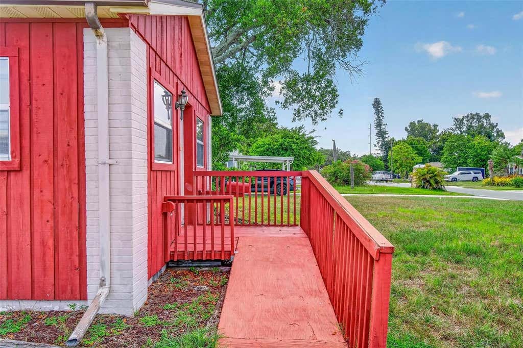 Photo of 2600 25th Avenue N, St Petersburg, FL 33713 (MLS # TB8529906)