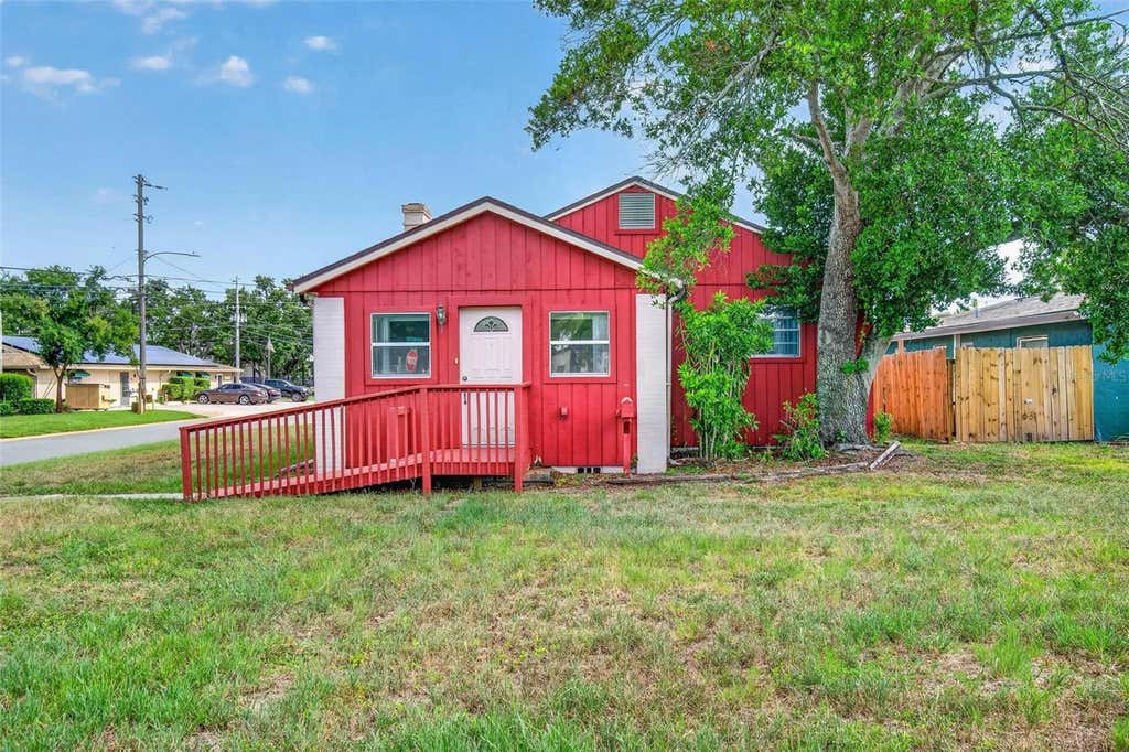 Photo of 2600 25th Avenue N, St Petersburg, FL 33713 (MLS # TB8529906)