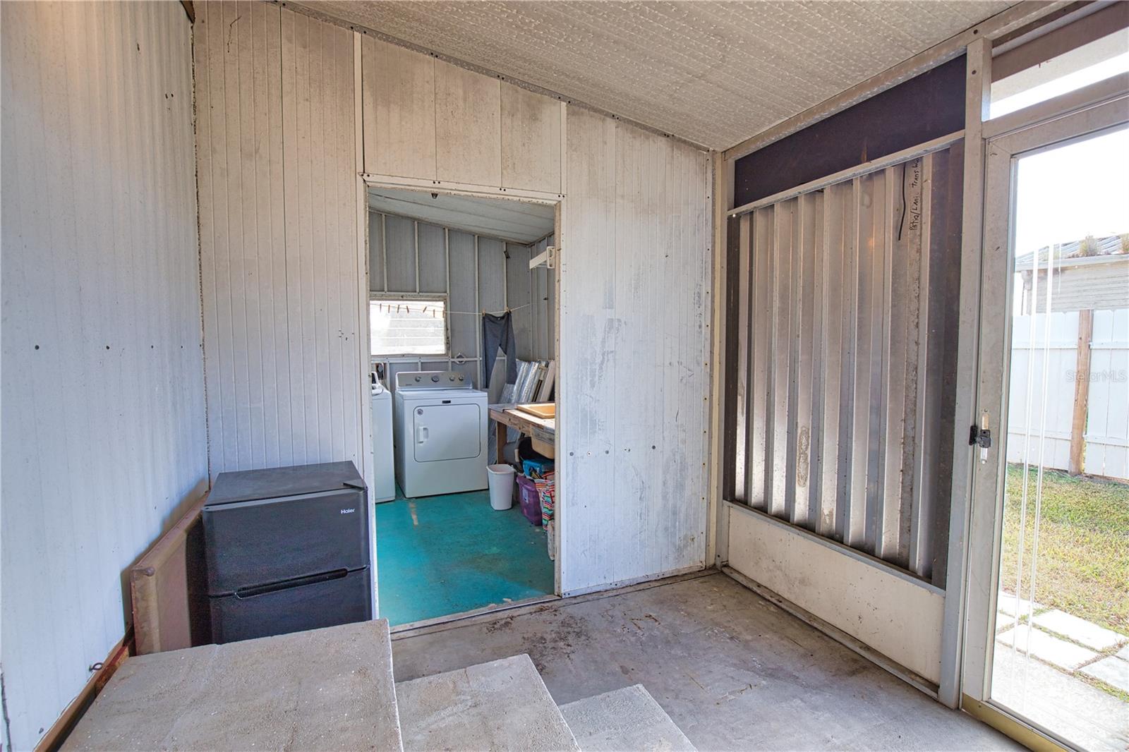 AIRPORT ESTATES - Residential