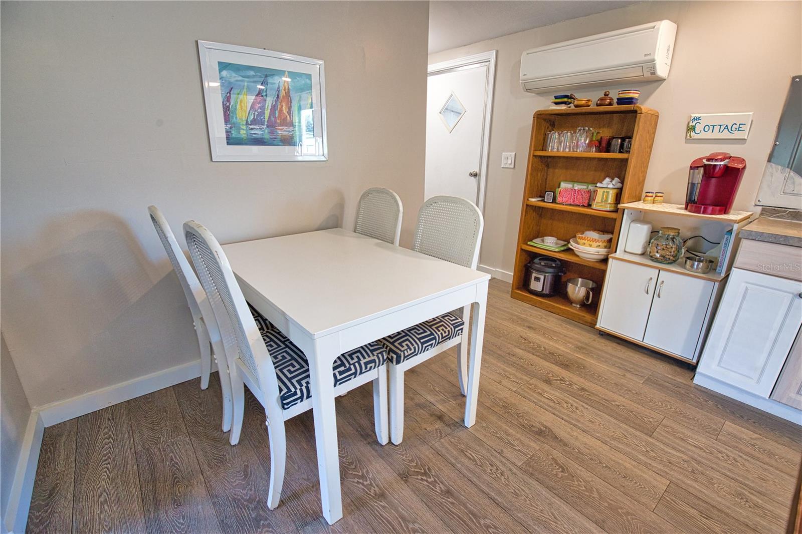 AIRPORT ESTATES - Residential