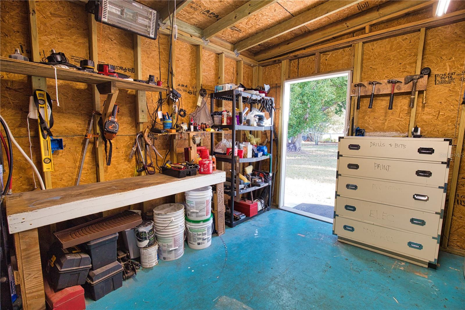 AIRPORT ESTATES - Residential