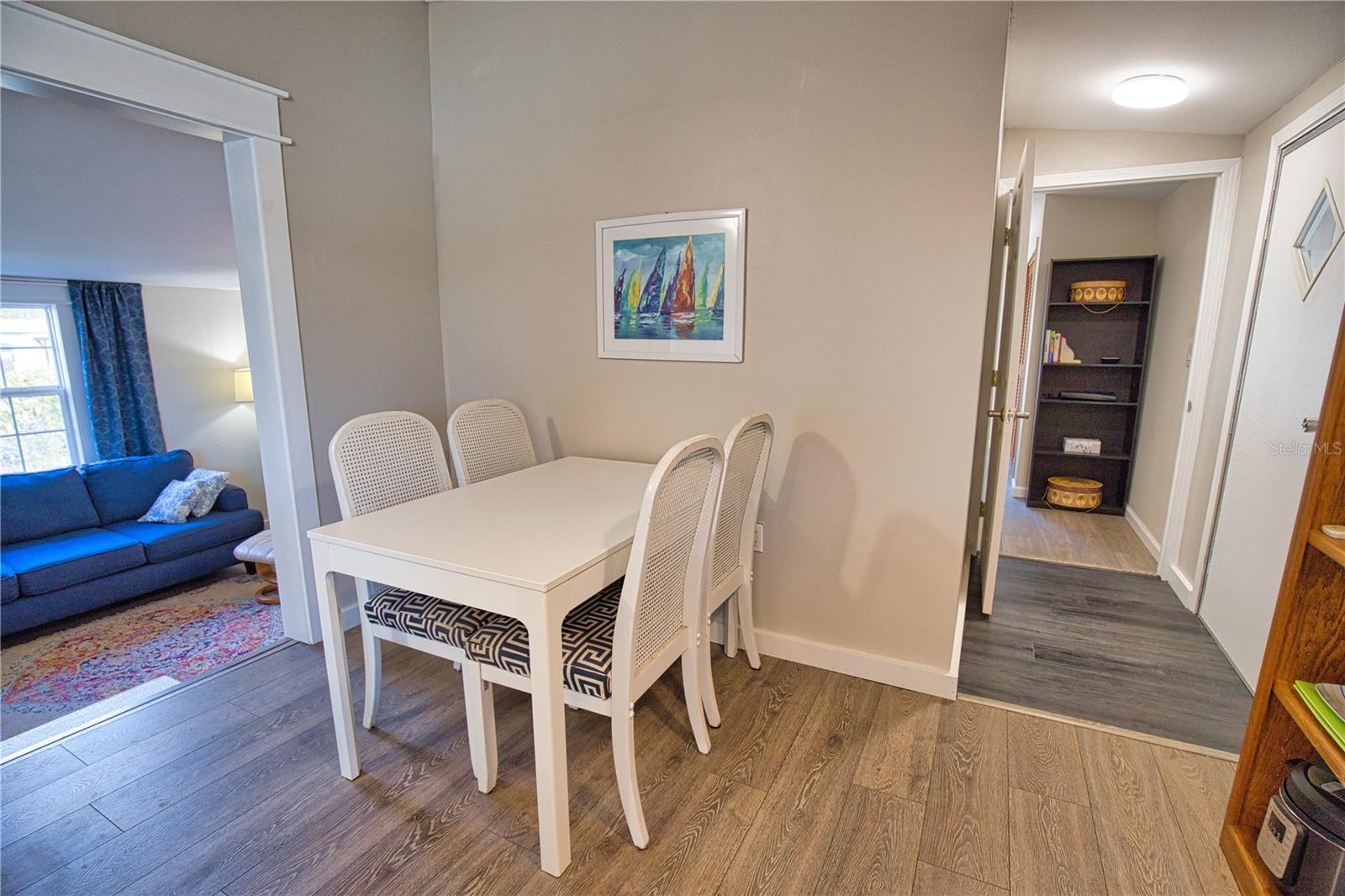 AIRPORT ESTATES - Residential