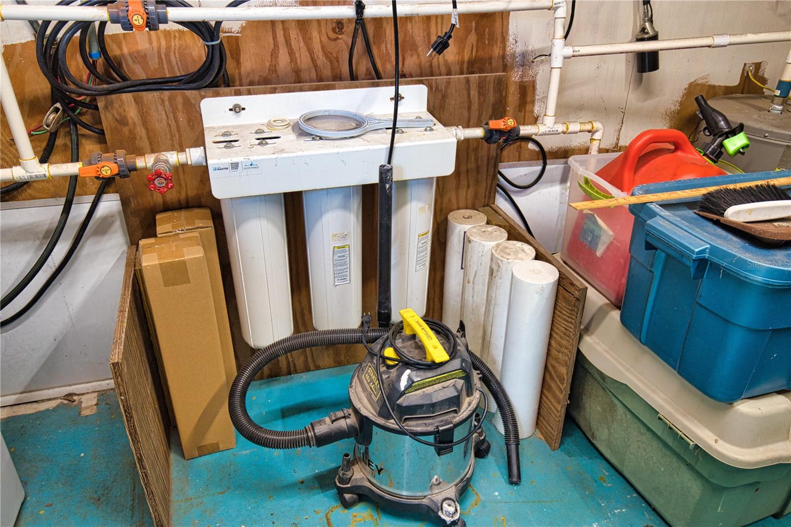 AIRPORT ESTATES - Residential