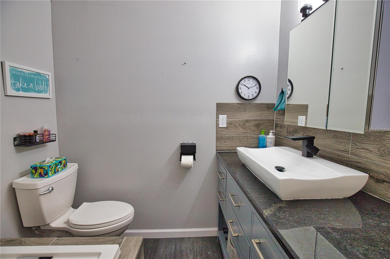 AIRPORT ESTATES - Residential