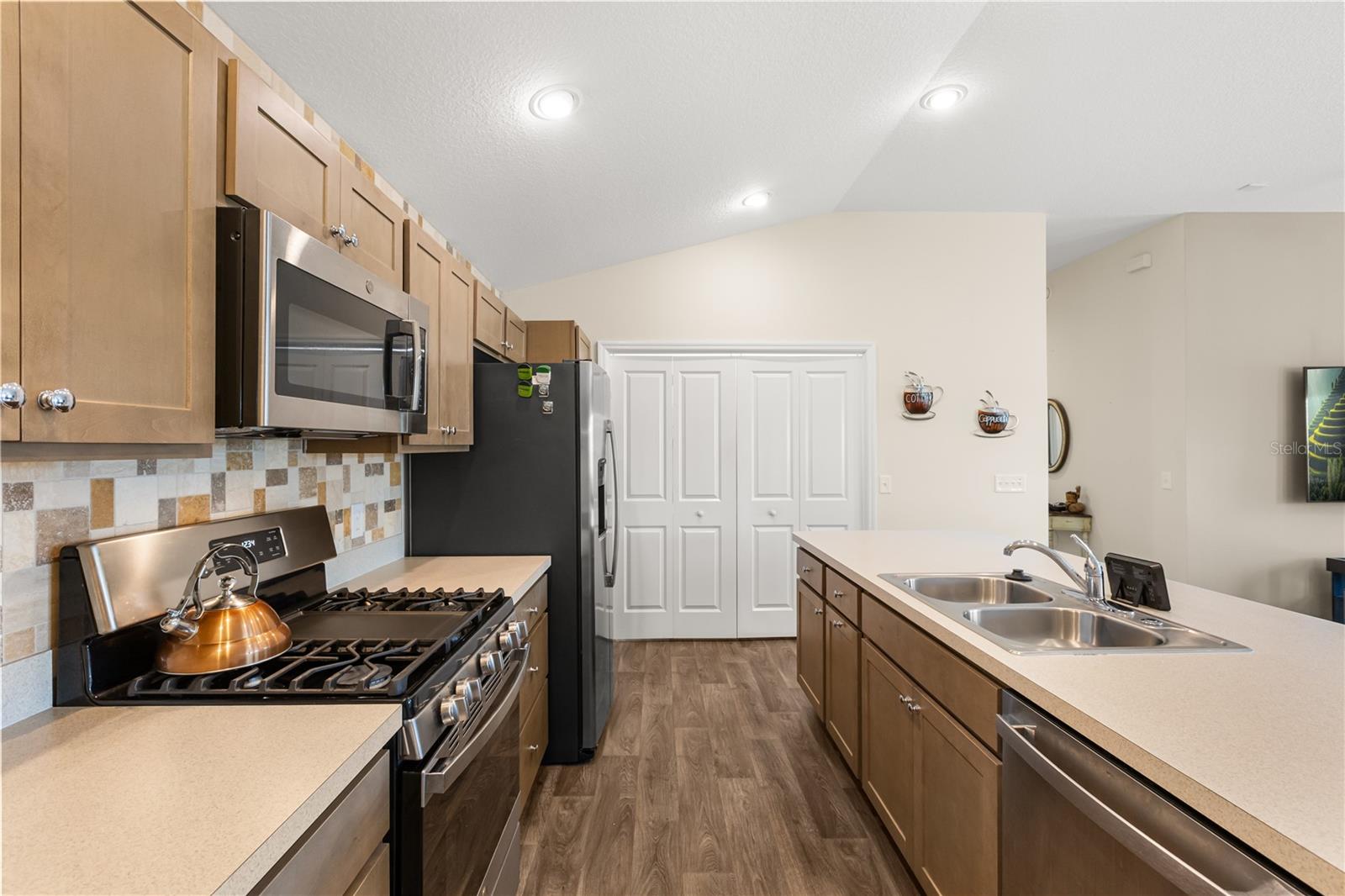 VILLAGES/SOUTHERN OAKS UN #130 - Residential