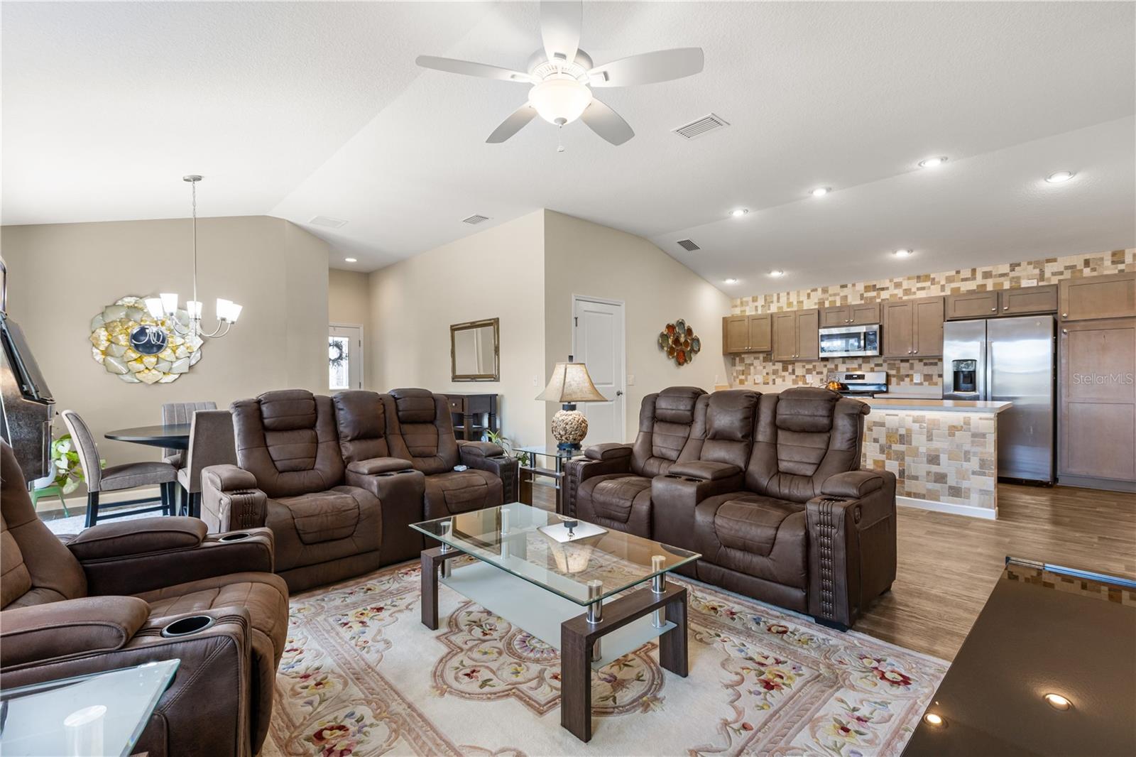 VILLAGES/SOUTHERN OAKS UN #130 - Residential
