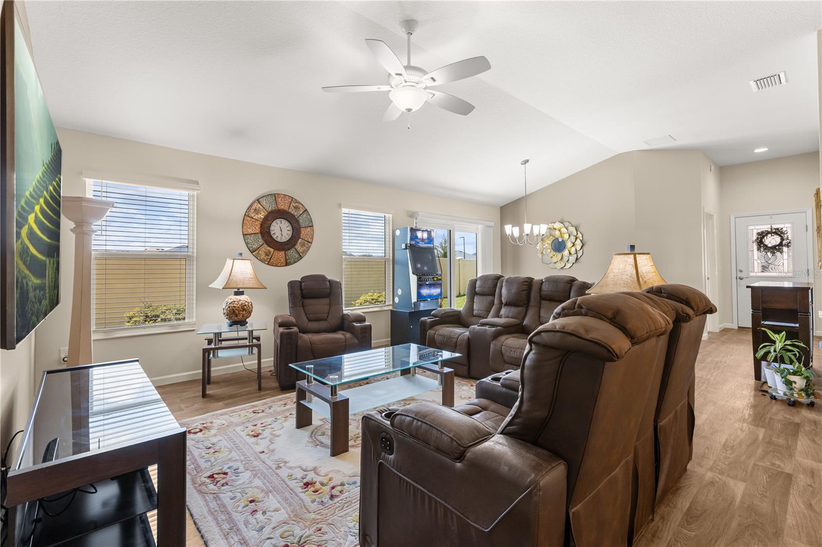 VILLAGES/SOUTHERN OAKS UN #130 - Residential