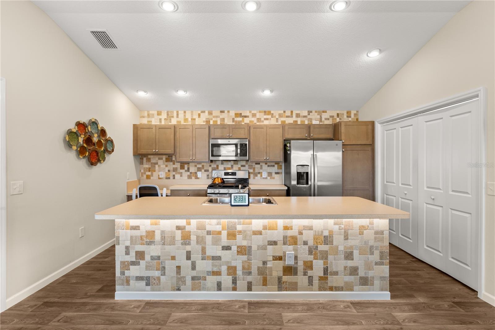 VILLAGES/SOUTHERN OAKS UN #130 - Residential