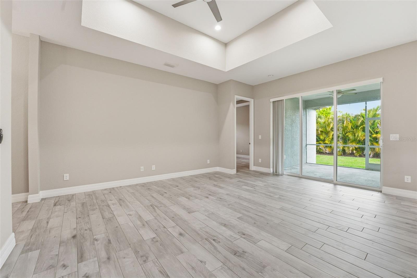 ROTONDA LAKES - Residential