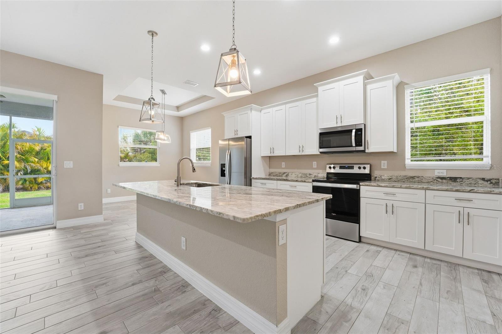 ROTONDA LAKES - Residential