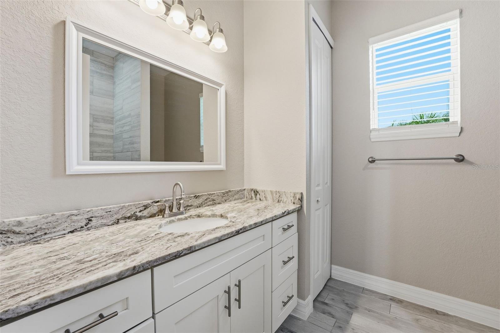 ROTONDA LAKES - Residential