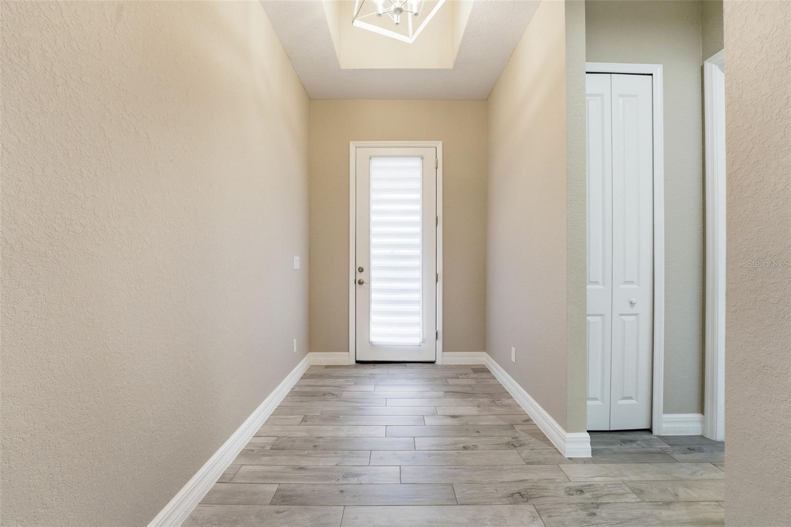 ROTONDA LAKES - Residential