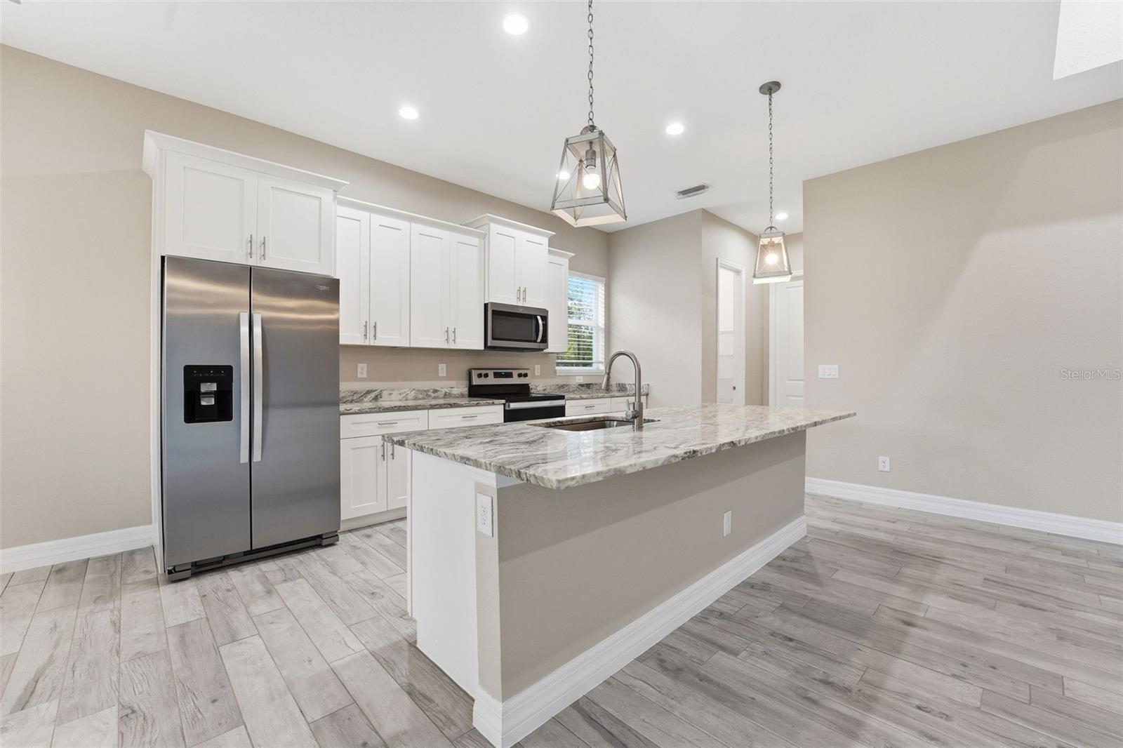 ROTONDA LAKES - Residential