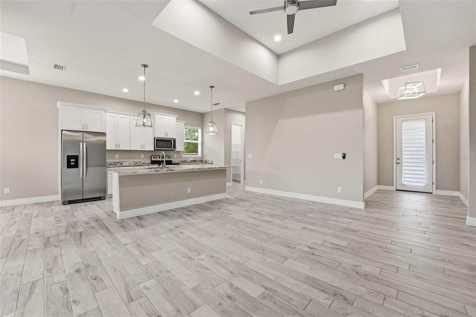 ROTONDA LAKES - Residential