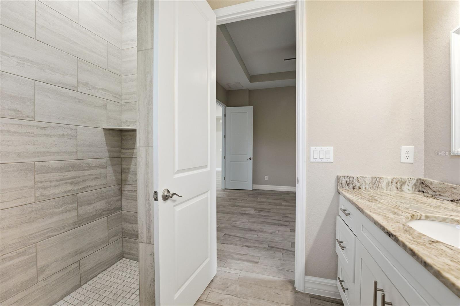 ROTONDA LAKES - Residential