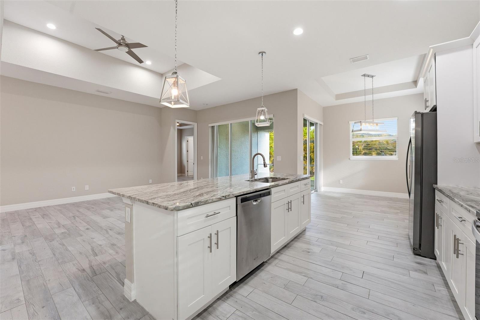 ROTONDA LAKES - Residential