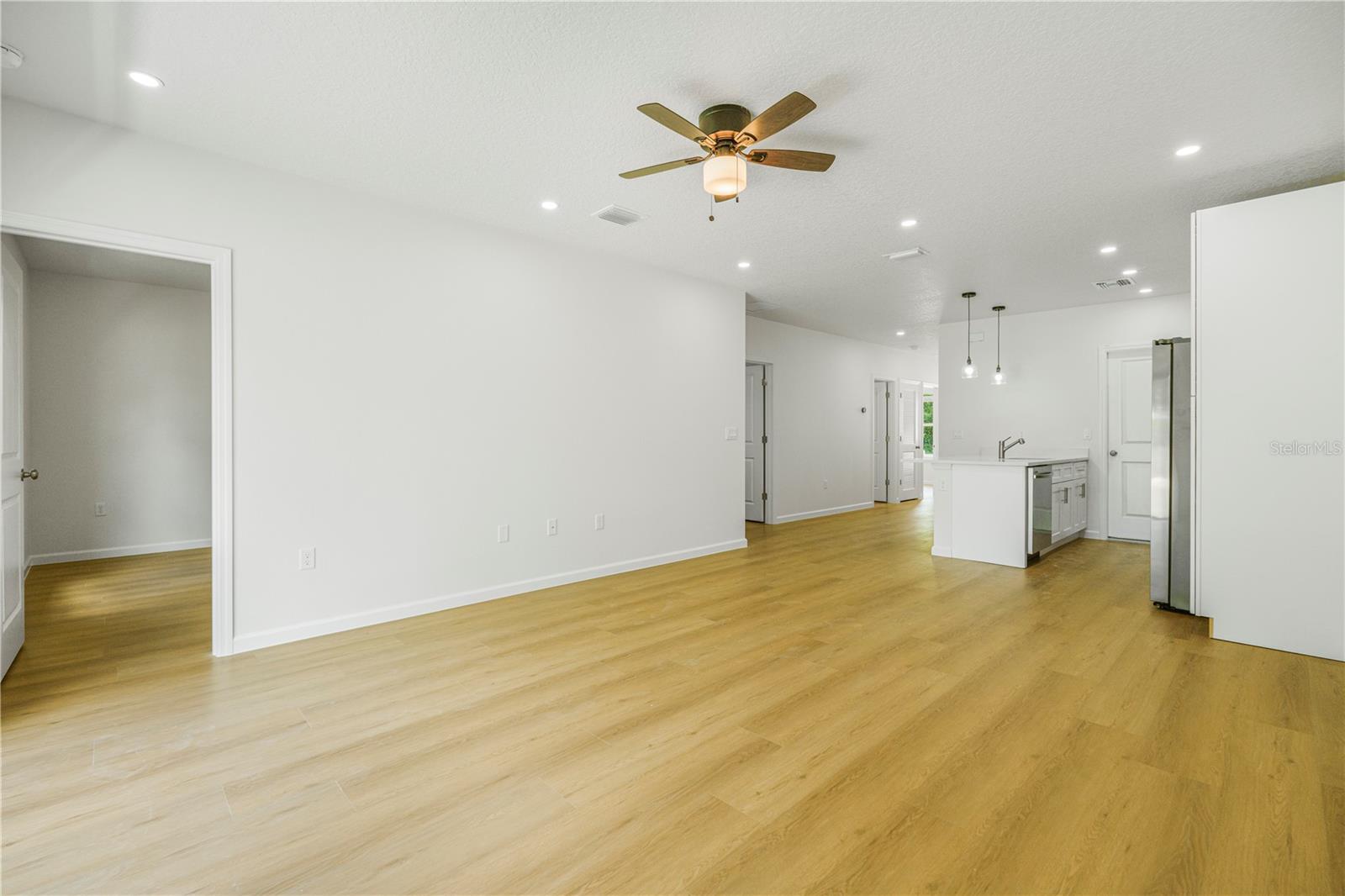 00E1 EUSTIS - Residential