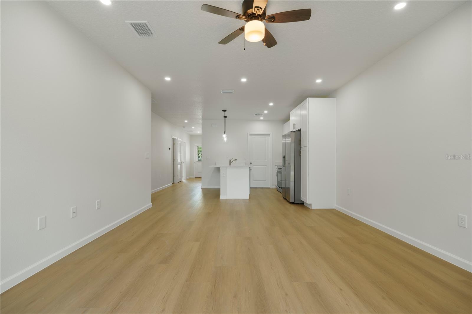 00E1 EUSTIS - Residential