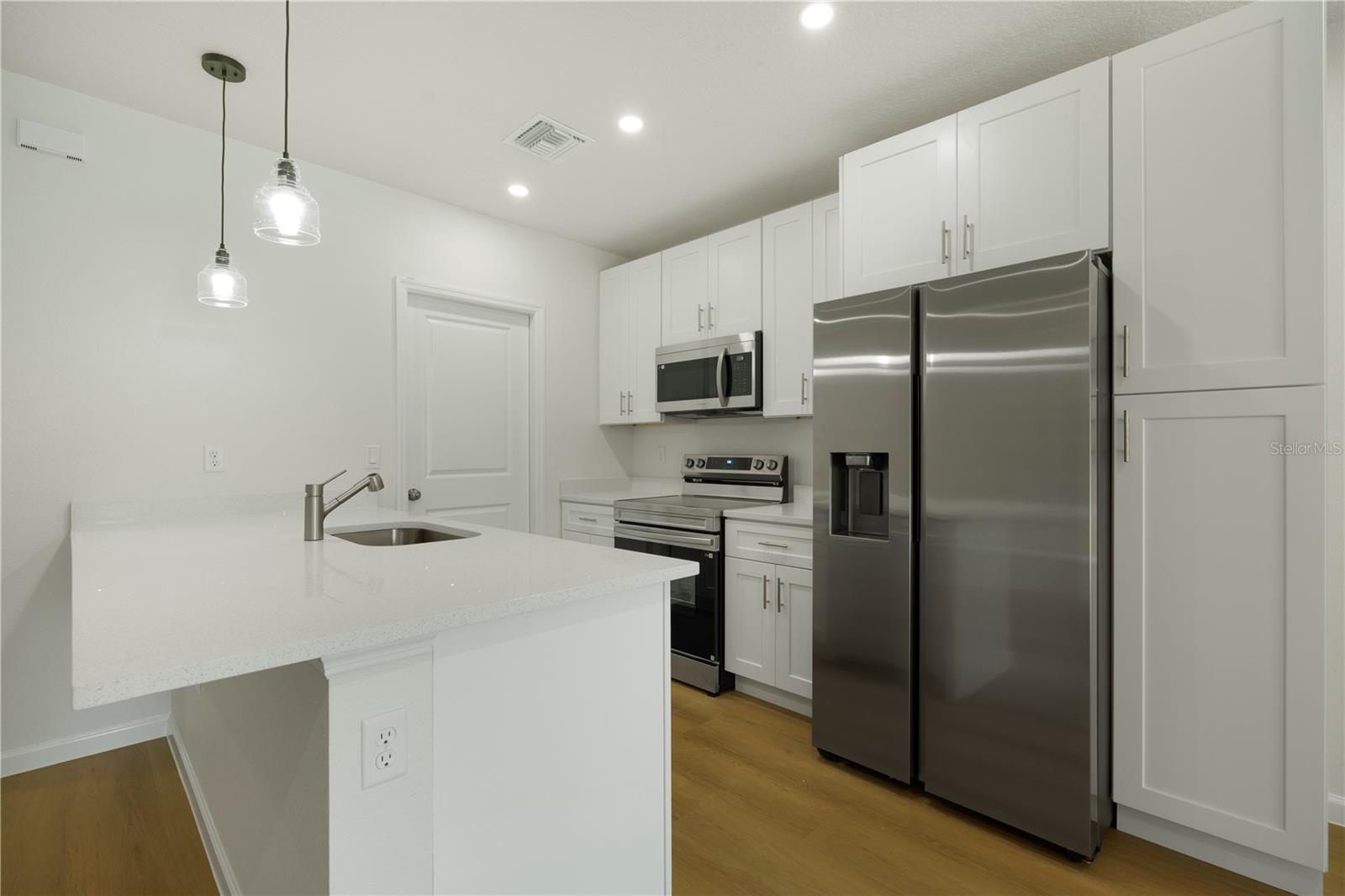 00E1 EUSTIS - Residential