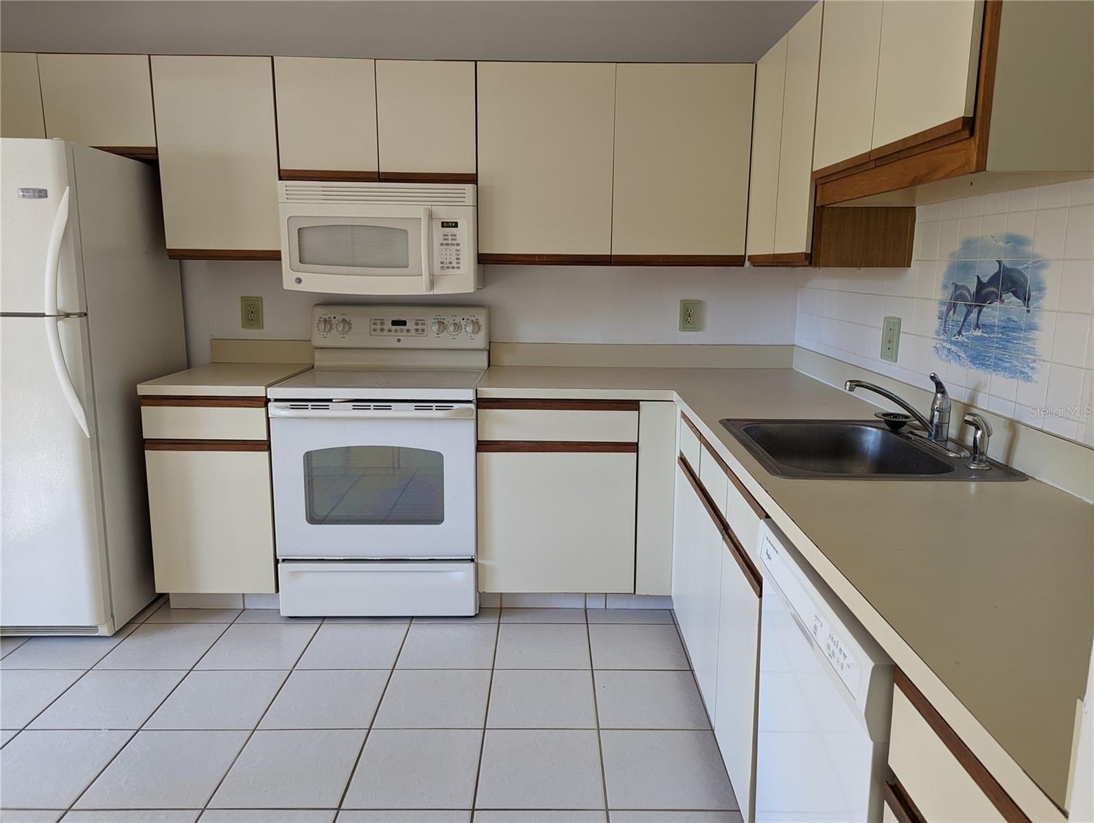 4023 BLUFF OAK COURT