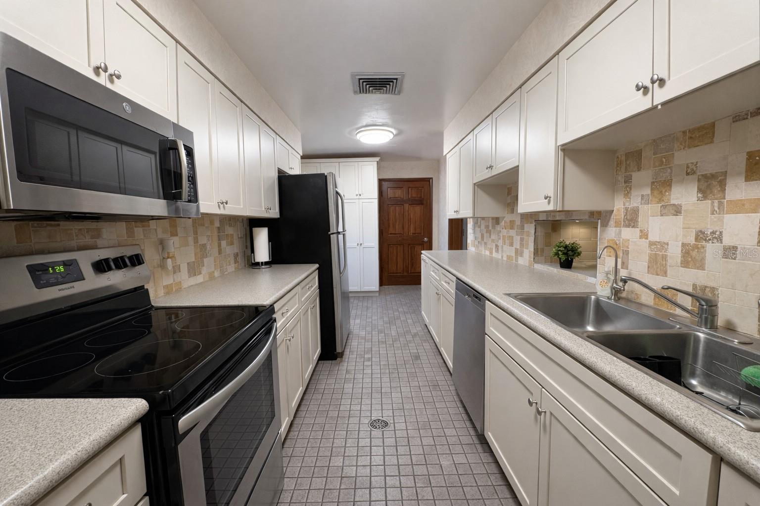 SUN-AIR COUNTRY CLUB - Residential