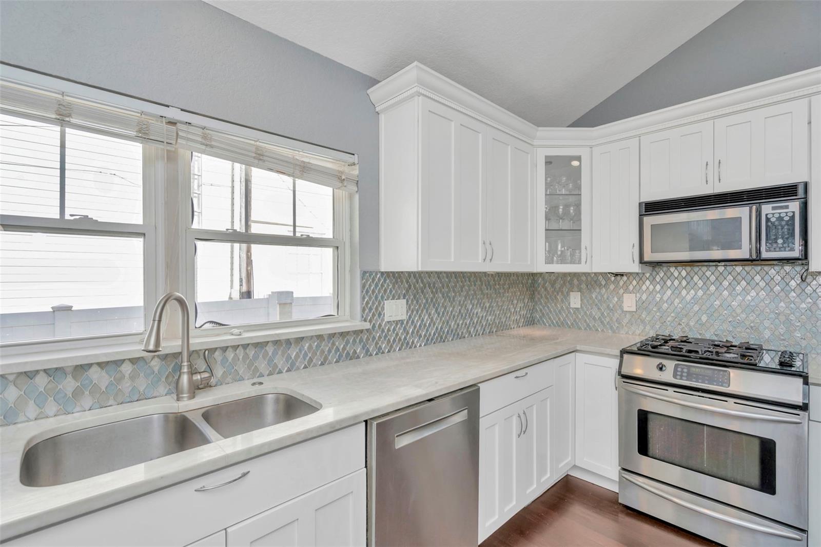 DAVIS ISLANDS PB10 PG52 TO 57 - Residential