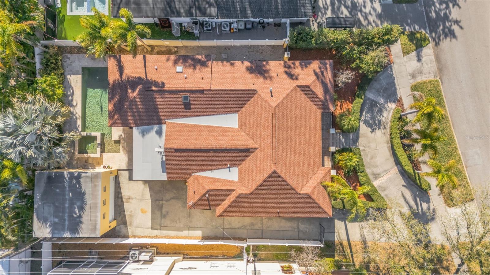 DAVIS ISLANDS PB10 PG52 TO 57 - Residential