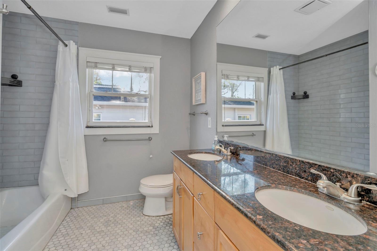 DAVIS ISLANDS PB10 PG52 TO 57 - Residential